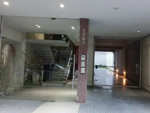 HERMOSO DEPARTAMENTO 2 AMB. - AL FRENTE - BALCON ORIENTACION NORTE - SUM - PISCINA