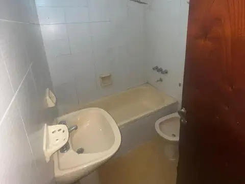 Departamento en Alquiler en Parque Avellaneda, $ 600.000