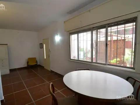 Casa 4 ambientes con 1 baño