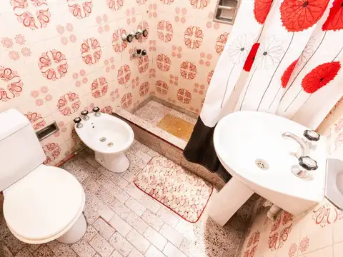 Casa 4 ambientes con 1 baño