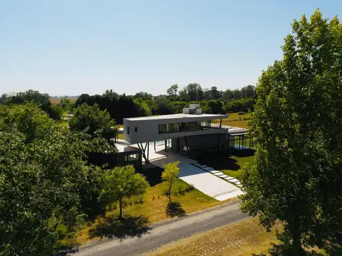 Casa en Venta en Countries y Barrios Cerrados en Lujan, USD 695.000