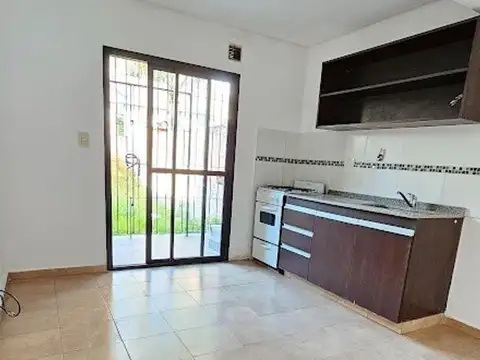 Depto Tipo Casa 3 ambientes con 2 baños