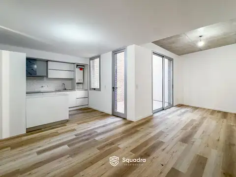VENTA - Casa Triplex 3 dormitorios   comodín, con baulera - Barrio Abasto, Rosario.