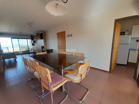 AVENIDA 1 ENTRE PASEOS 105 Y 107