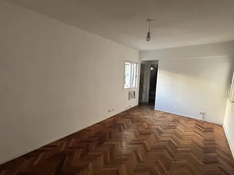 Amplio dos ambientes en Belgrano - Muy buen estado y luminoso