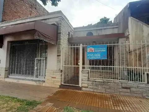 Casa en Lote Propio con Local Villa Adelina