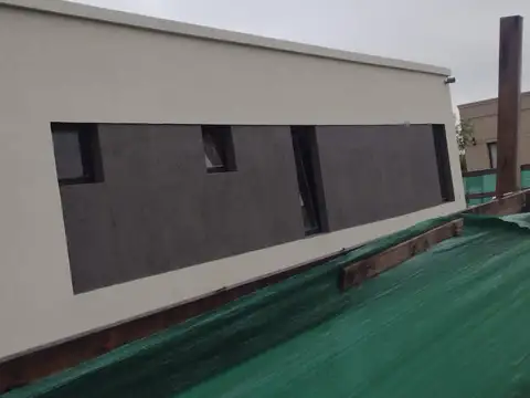CASA EN BARRIO PRIVADO EN VENTA