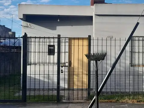 VENTA CASA 3 AMBIENTES TESEI HURLINGHAM