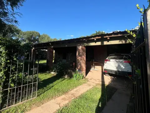 VENTA DE CASA 5 DORMITORIOS A METROS DEL RIO