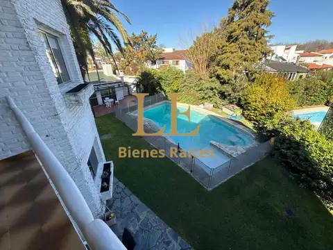 Casa 7 ambientes con 6 baños