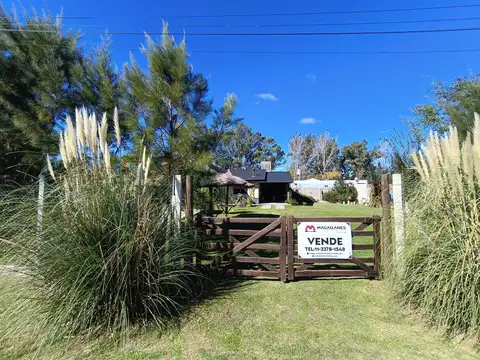 Casa 3 ambientes sobre dos lotes Piscina y forestacion