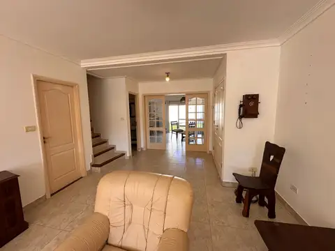 Depto Tipo Casa en Alquiler de 3 dormitorios