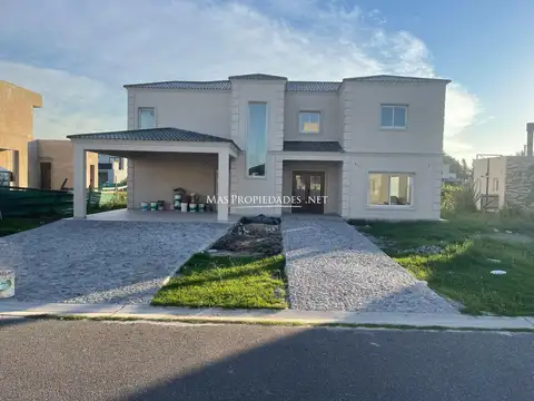 Venta Casa en El Rebenque 4 Dormitorios Canning