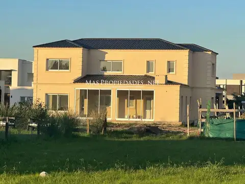 Venta Casa en El Rebenque 4 Dormitorios Canning