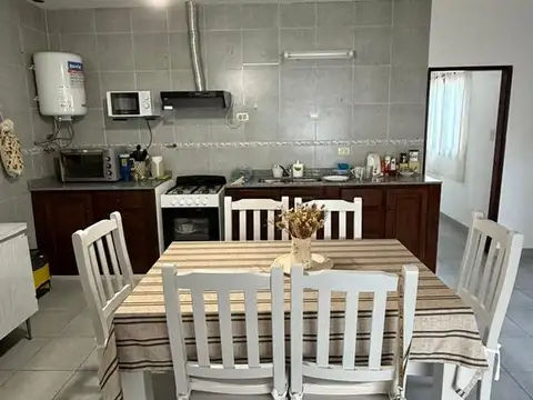 Casa 5 ambientes con 2 baños