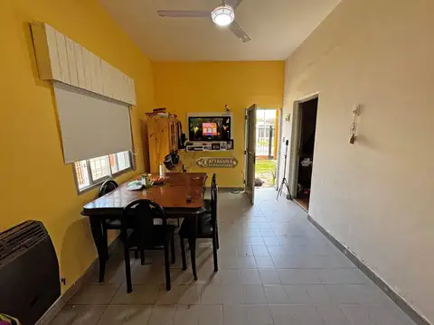 Casa 3 ambientes con 1 baño