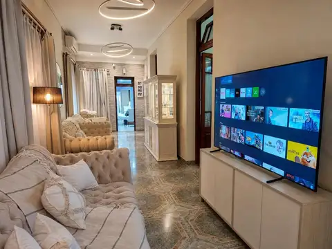 Casa en Venta con 3 cocheras