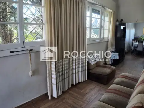Casa en Venta con 3 cocheras