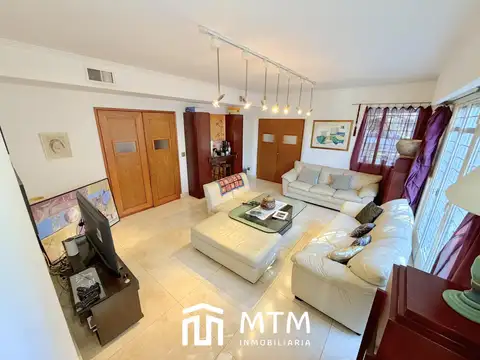 Casa en Venta en Alberdi, USD 750.000