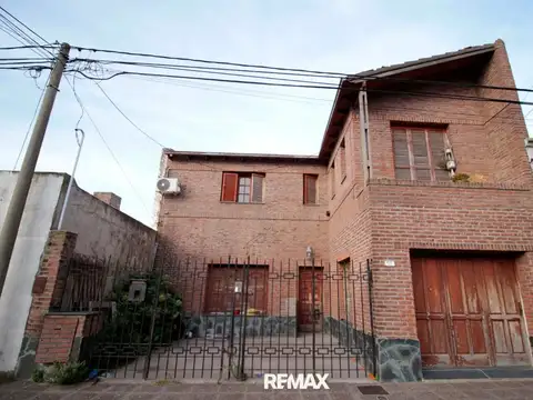 VENTA CASA DOS PLANTAS EN DON BOSCO AL 400