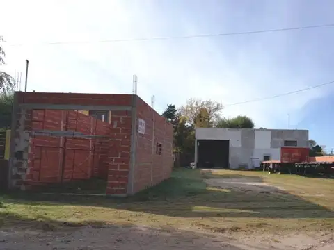 Galpon en Venta 52  mts Fondo
