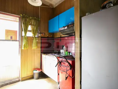 Casa 6 ambientes con 2 baños