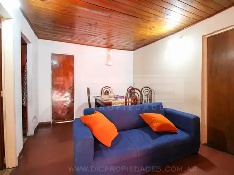 Rivera al 6400 en tre Primera Junta y Fray Cayetano Rodriguez