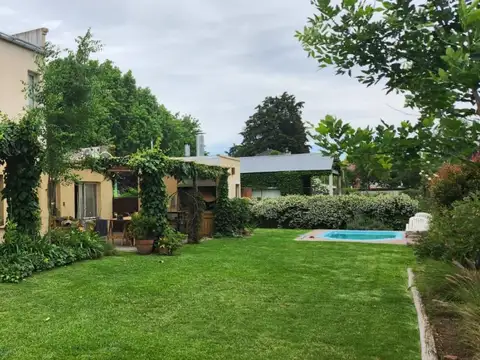 Casa 4 ambientes con 4 baños