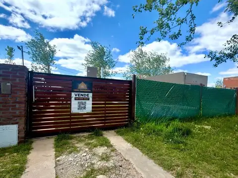 VENTA CASA 2 DORMITORIOS CON PILETA sobre Boulevard en TIERRA de SUEÑOS 3 ROLDÁN