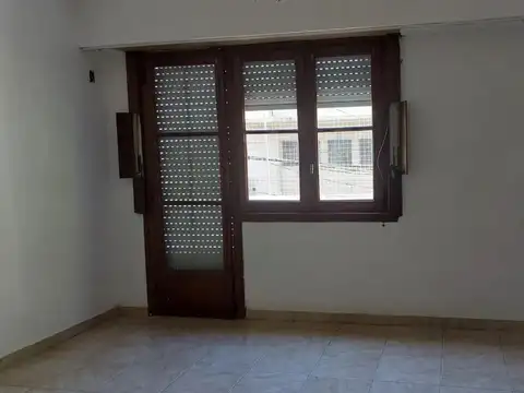 Depto Tipo Casa 4 ambientes con 3 baños