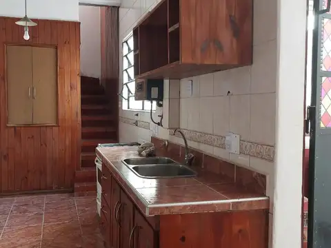 Depto Tipo Casa 4 ambientes con 2 baños