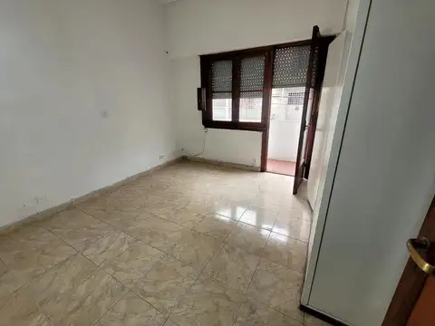 Departamento tipo casa  de 4 ambientes en venta en Boedo -Me