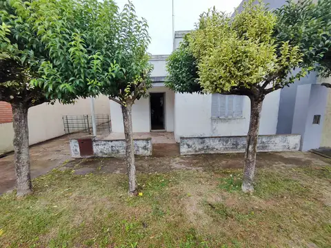 Casa Antigua a Reciclar en Jauregui