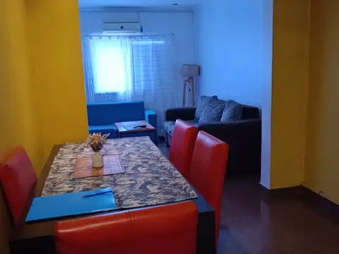 Depto Tipo Casa 4 ambientes con 2 baños