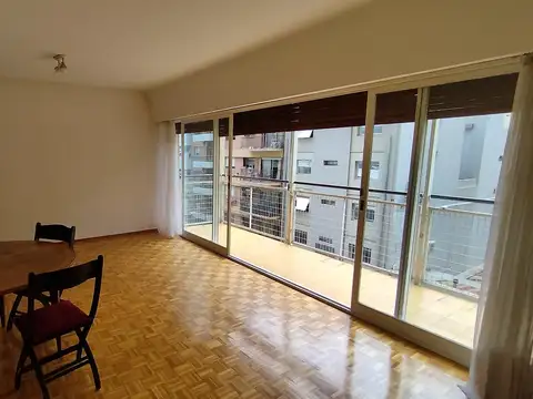 4 AMB AL FRENTE CON BALCON Y COCHERA