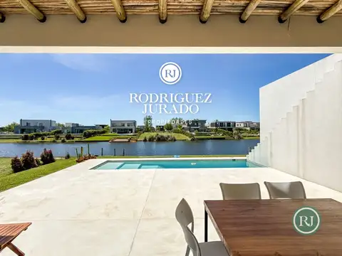 Casa a la laguna en venta EL NAUDIR ESCOBAR