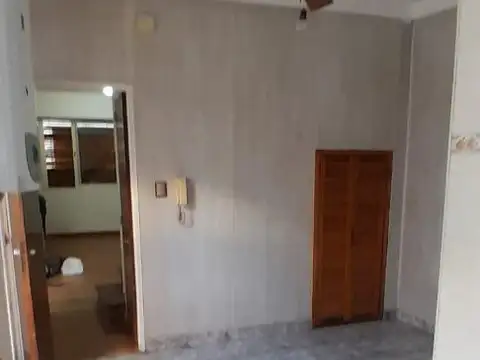 Depto Tipo Casa en Venta en Versalles, USD 175.000
