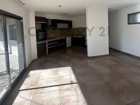 Oficina 4 ambientes con 1 baño