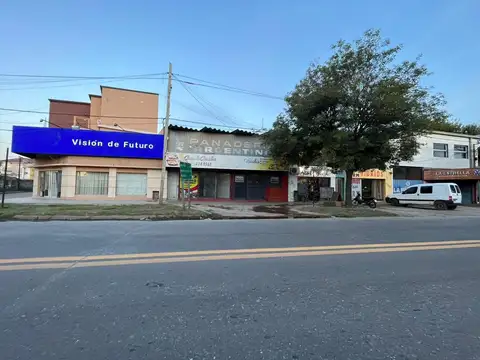 Venta inmuebles Santo Tome - casa, locales comerciales y galpón