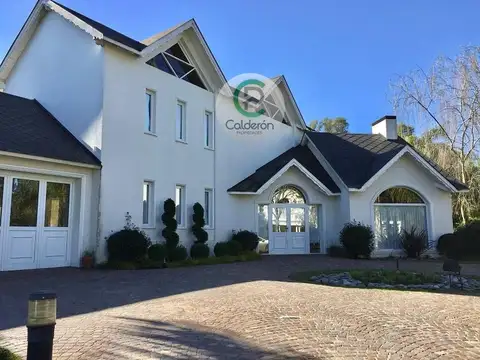 Casa en Venta Barrio Cerrado Campos Alvarez 