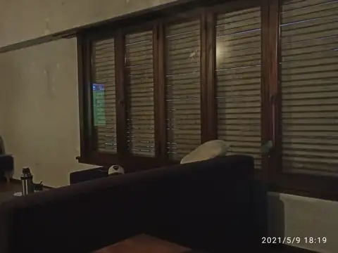 Casa 6 ambientes con 2 baños