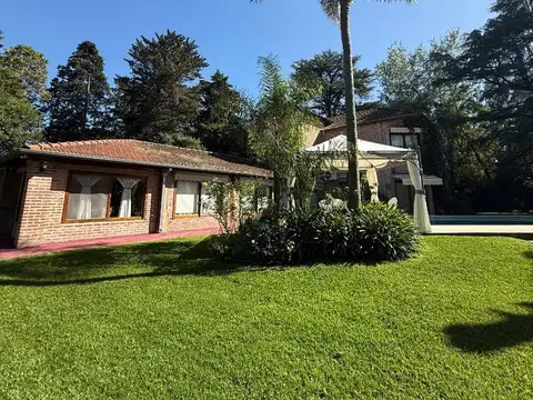 Casa 4 ambientes con 4 baños