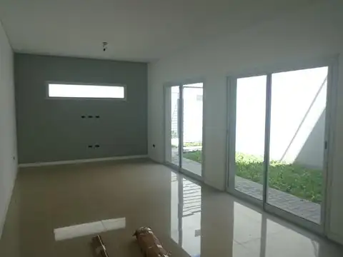 Casa en Venta con 1 cochera