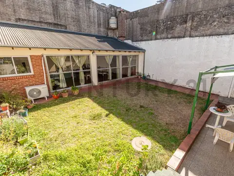 Depto Tipo Casa 5 ambientes con 2 baños