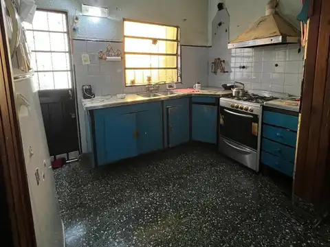 Casa en Venta con 3 cocheras