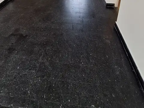 Casa 5 ambientes con 1 baño