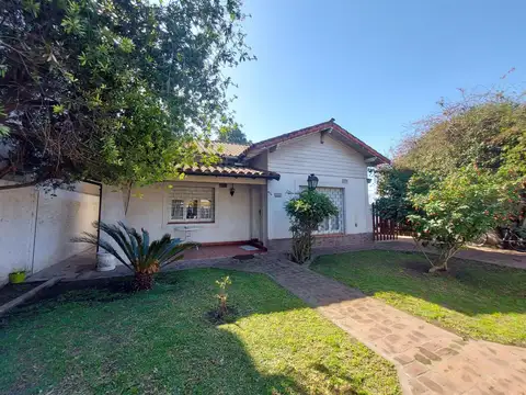 Casa en venta 4 ambientes con local San Antonio de Padua