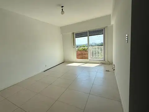 Av. del Libertador 200, Piso 14