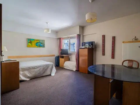 Esmeralda 600 , Piso 7