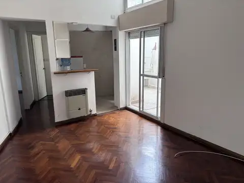 PH DE 2 AMB. PB AL FRENTE, EN MUY BUES ESTADO (reciclado) Y LUMINOSO  c/patio EXPENSAS $60,000